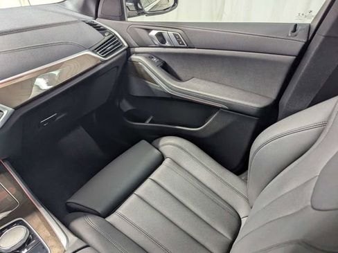 Used 2022 BMW X5 sDrive40i w/ Premium Package RWD image 8