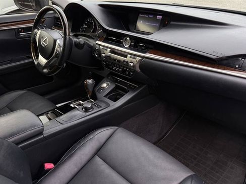 Used 2014 Lexus ES 350 w/ Premium Package FWD image 42