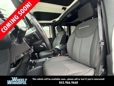 Used 2018 Jeep Wrangler Unlimited Sahara AWD/4WD image 9