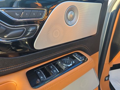 Used 2023 Lincoln Aviator Black Label w/ Dynamic Handling Package image 19