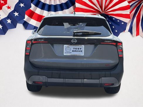 Certified 2025 Nissan Kicks SR FWD image 4