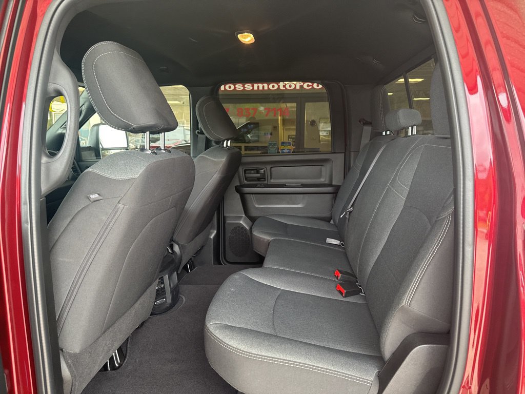 Used 2024 RAM 3500 Tradesman w/ Chrome Appearance Group AWD/4WD image 17