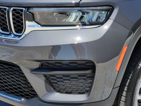 New 2026 Jeep Grand Cherokee Laredo X AWD/4WD image 6