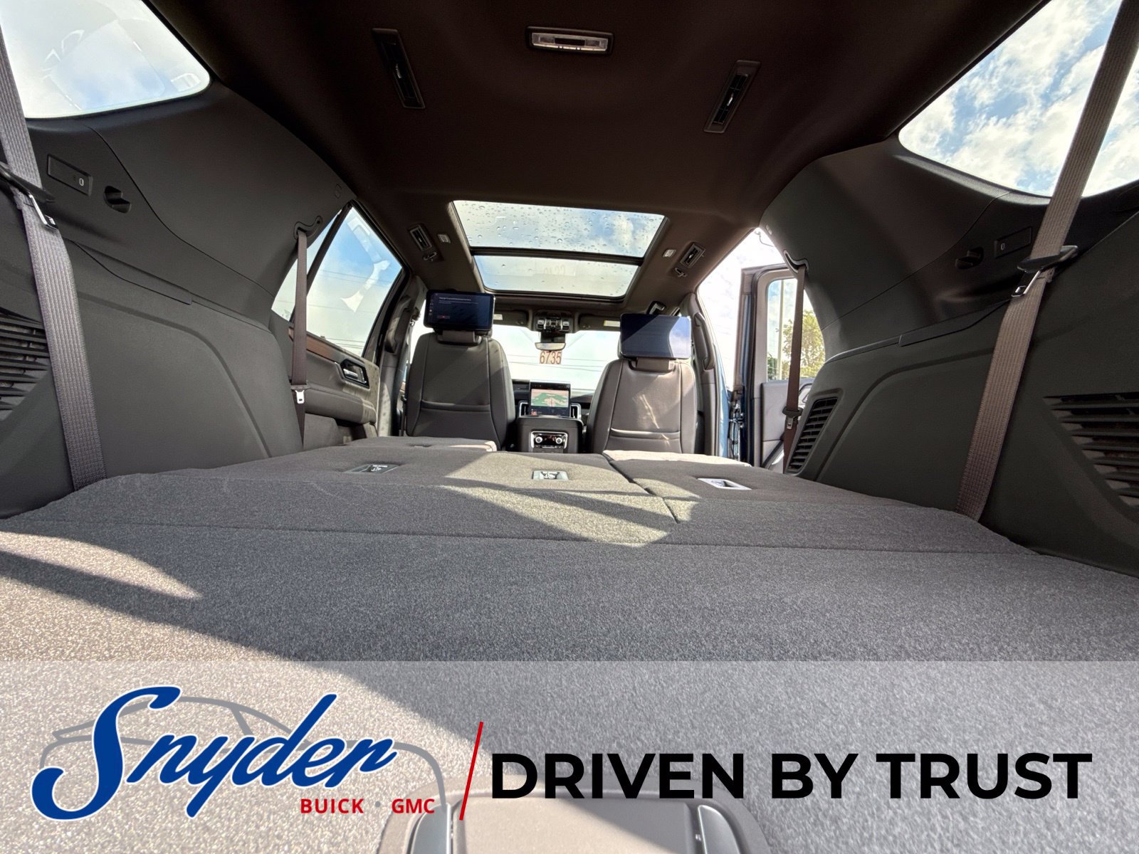 New 2026 GMC Yukon Denali w/ Advanced Technology Package AWD/4WD image 21