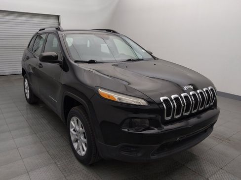 Used 2016 Jeep Cherokee Sport image 13