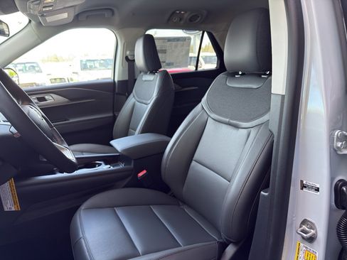 New 2026 Ford Explorer Active w/ Active Comfort Package AWD/4WD image 16