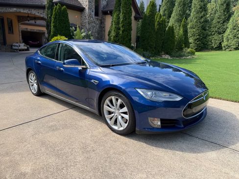 Used 2015 Tesla Model S 70D AWD/4WD image 4