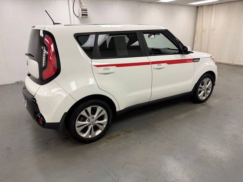 Used 2016 Kia Soul + FWD image 6