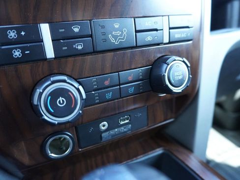 Used 2012 Ford F150 Lariat w/ Lariat Chrome Pkg AWD/4WD image 21