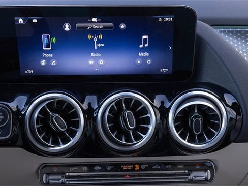 Certified 2025 Mercedes-Benz GLA 250 4MATIC image 25