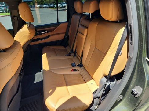 Used 2024 Lexus LX 600 4WD w/ Premium Package image 35