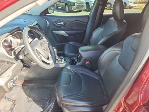 Used 2018 Jeep Cherokee Trailhawk w/ Quick Order Package 27L image 10