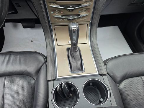 Used 2013 Lincoln MKX AWD image 16