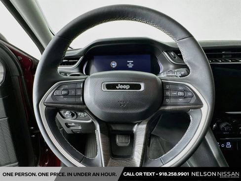 Used 2023 Jeep Grand Cherokee L Limited AWD/4WD image 11