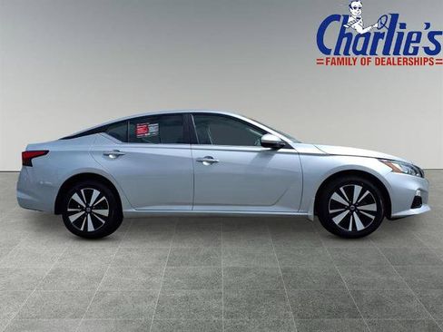 Certified 2022 Nissan Altima 2.5 SV image 5