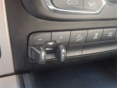 Used 2017 RAM 2500 SLT w/ Luxury Group image 25