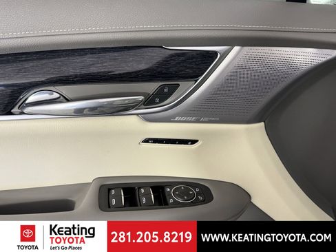 Used 2023 Cadillac XT6 Premium Luxury w/ Technology Package image 12