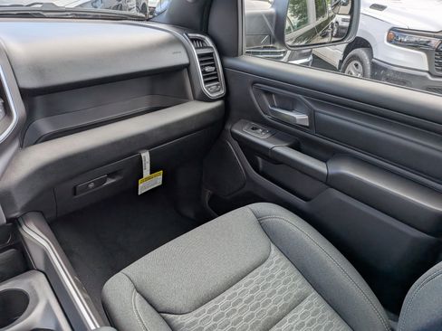 New 2026 RAM 1500 Express AWD/4WD image 15