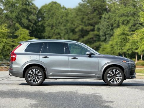 Used 2020 Volvo XC90 T5 Momentum w/ Protection Package FWD image 12