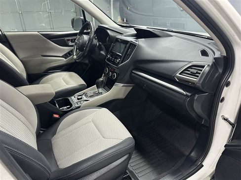 Used 2020 Subaru Forester Premium AWD/4WD image 11
