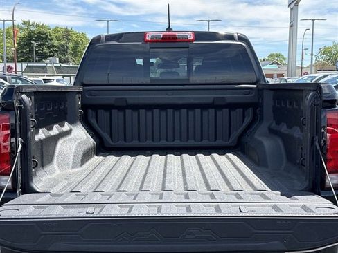 Used 2023 Chevrolet Colorado Z71 w/ Z71 Convenience Package 2 AWD/4WD image 30