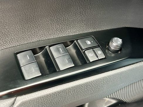Used 2025 Toyota Camry XLE FWD image 17