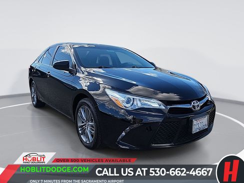 Used 2015 Toyota Camry SE image 1