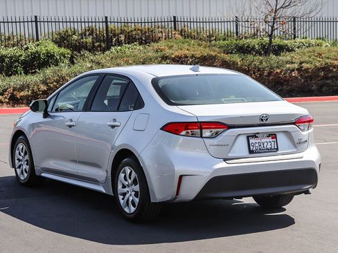 Certified 2023 Toyota Corolla LE FWD image 5