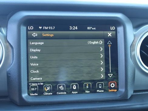 Used 2022 Jeep Wrangler Unlimited Sahara w/ Cold Weather Group AWD/4WD image 34