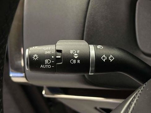 Used 2024 Land Rover Range Rover Sport SE AWD/4WD image 21