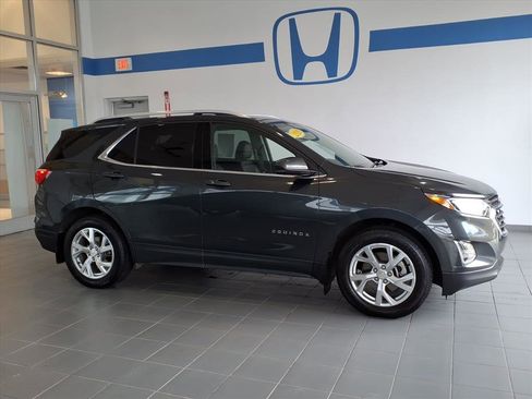 Used 2020 Chevrolet Equinox LT image 2