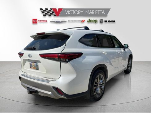 Used 2021 Toyota Highlander Platinum AWD/4WD image 4