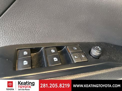 Used 2020 Toyota Camry SE image 10