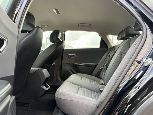 Certified 2025 Kia K4 EX FWD image 9