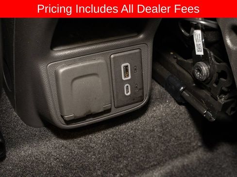 Used 2025 Buick Encore GX Avenir w/ Avenir Convenience Package FWD image 8