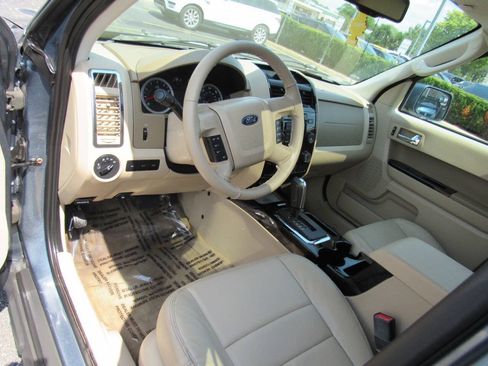 Used 2010 Ford Escape Limited FWD image 35