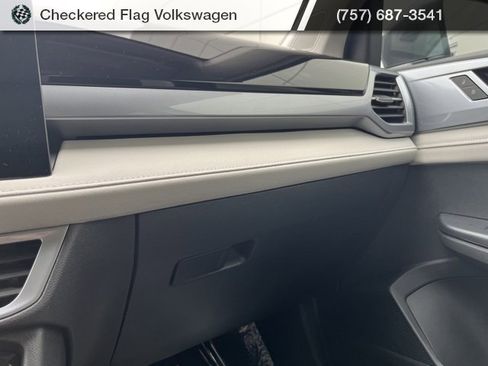 New 2025 Volkswagen Taos SEL image 46
