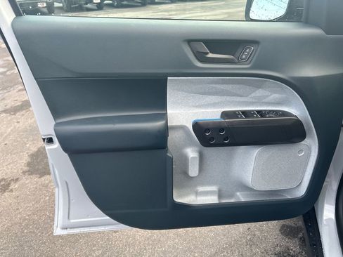 New 2025 Ford Maverick XLT image 24