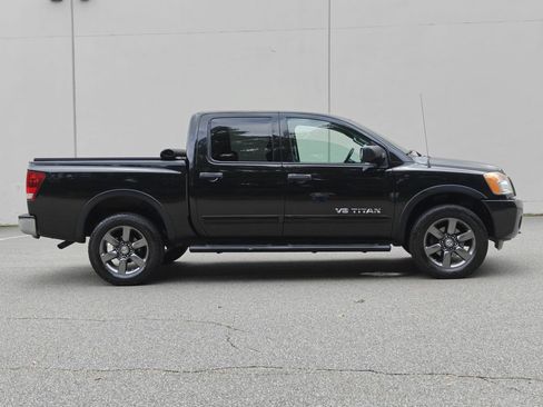 Used 2015 Nissan Titan SV w/ SV Value Truck Package AWD/4WD image 2