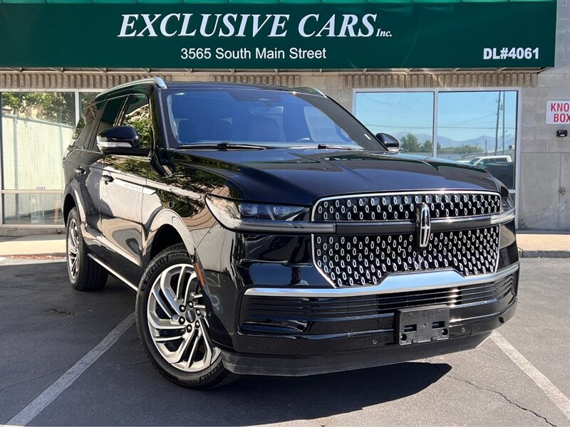 Used 2025 Lincoln Navigator Reserve AWD/4WD image 1