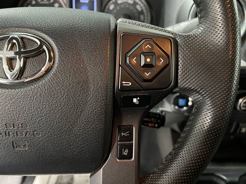 Used 2020 Toyota Tacoma TRD Sport image 8