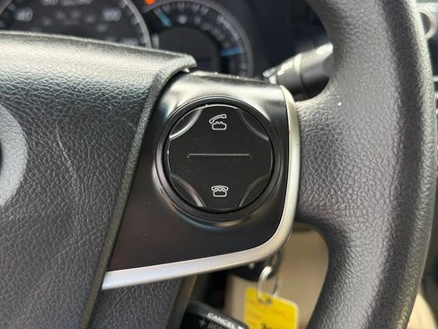 Used 2012 Toyota Camry LE FWD image 16