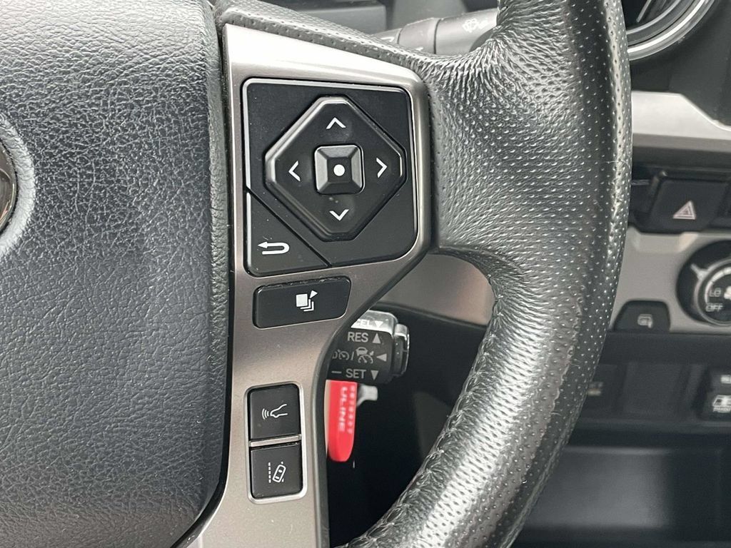 Used 2018 Toyota Tacoma SR5 RWD image 24