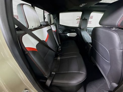 Used 2023 GMC Canyon AT4X AWD/4WD image 31