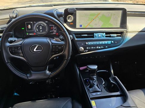 Used 2024 Lexus ES 300h Luxury w/ Accessory Package (Z2) image 21