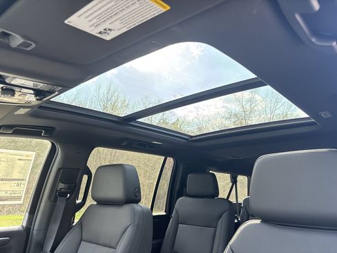 New 2026 Chevrolet Suburban Z71 w/ Comfort Package AWD/4WD image 21