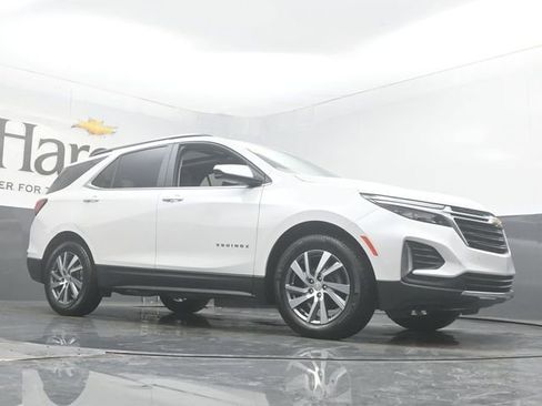 Used 2023 Chevrolet Equinox LT FWD image 2