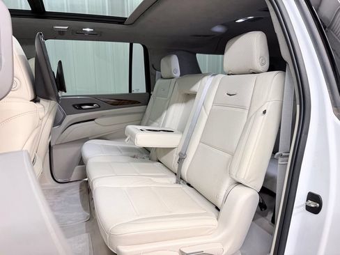 Used 2023 Cadillac Escalade ESV Premium Luxury Platinum w/ LPO, Radiant Package AWD/4WD image 42