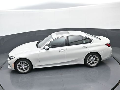 New 2025 BMW 330i xDrive Sedan w/ Convenience Package image 32