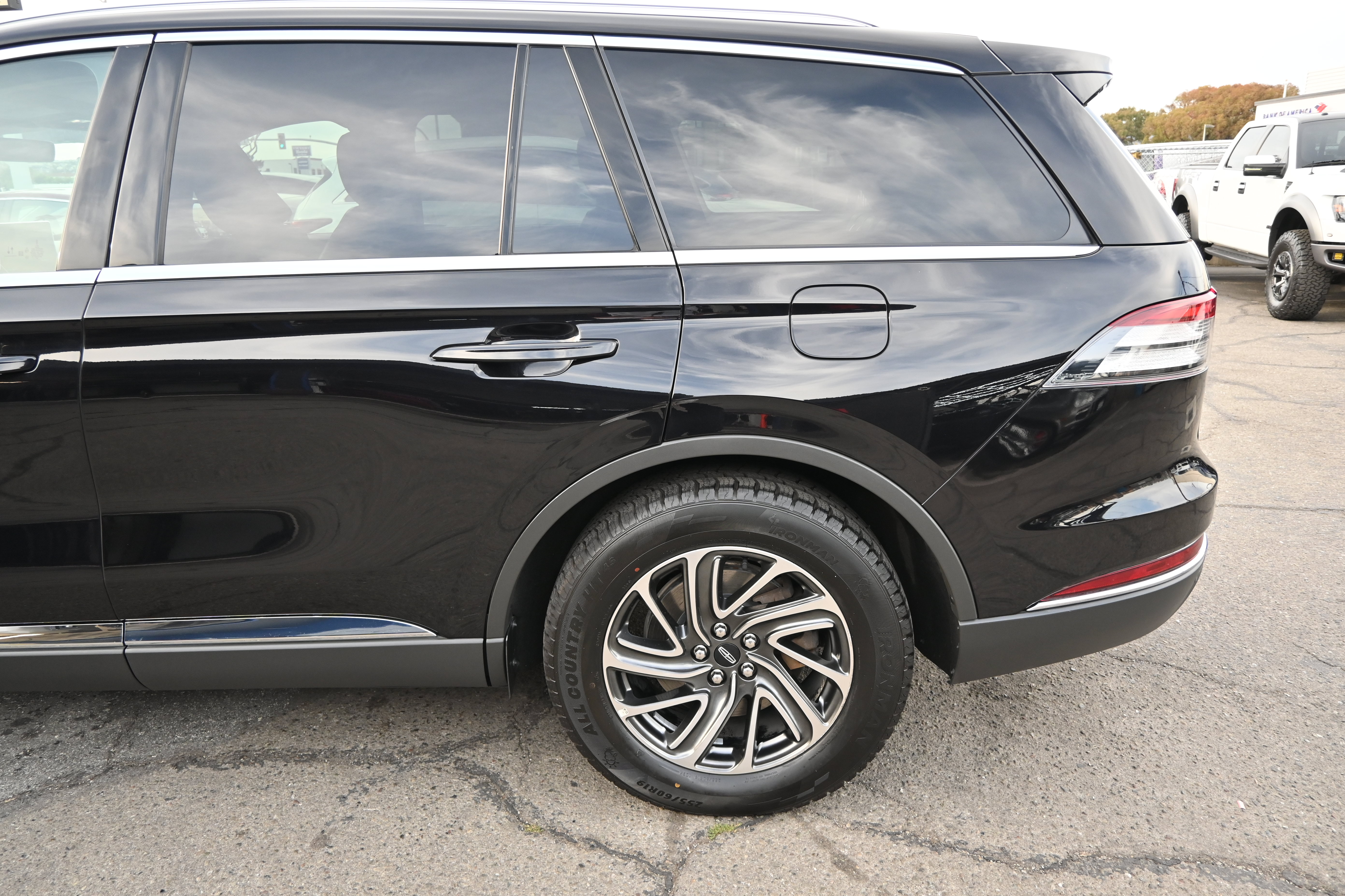 Used 2022 Lincoln Aviator 2WD image 16